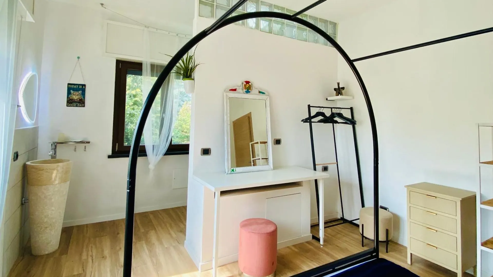 The Luxory Cat Bed and Breakfast Milano Bed & Breakfast