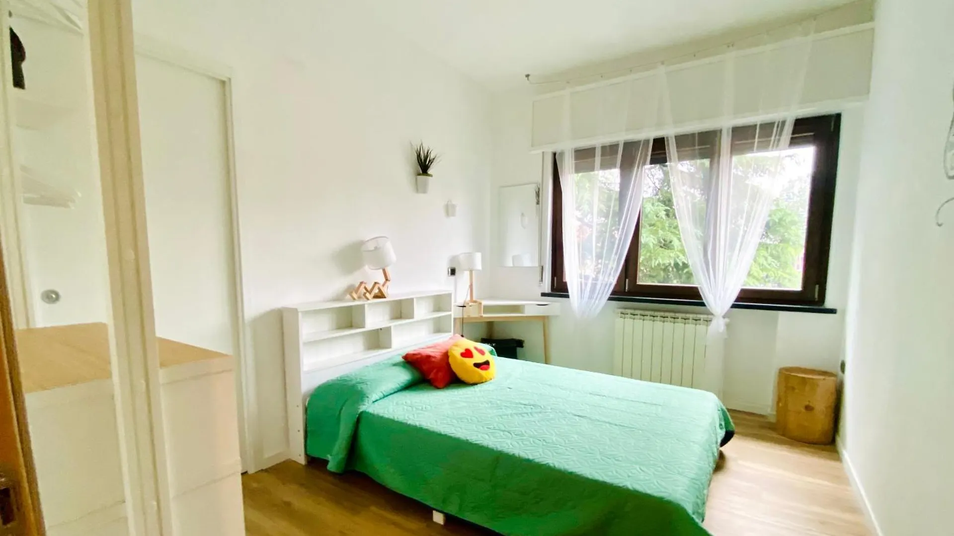 The Luxory Cat Bed and Breakfast Milano 0*,